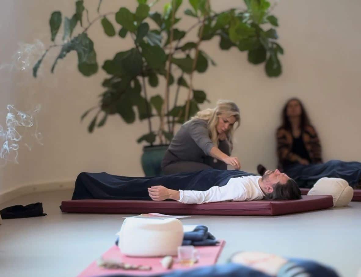 Charlotte Labee doet Eterniq sessie tijdens sessie op retreat